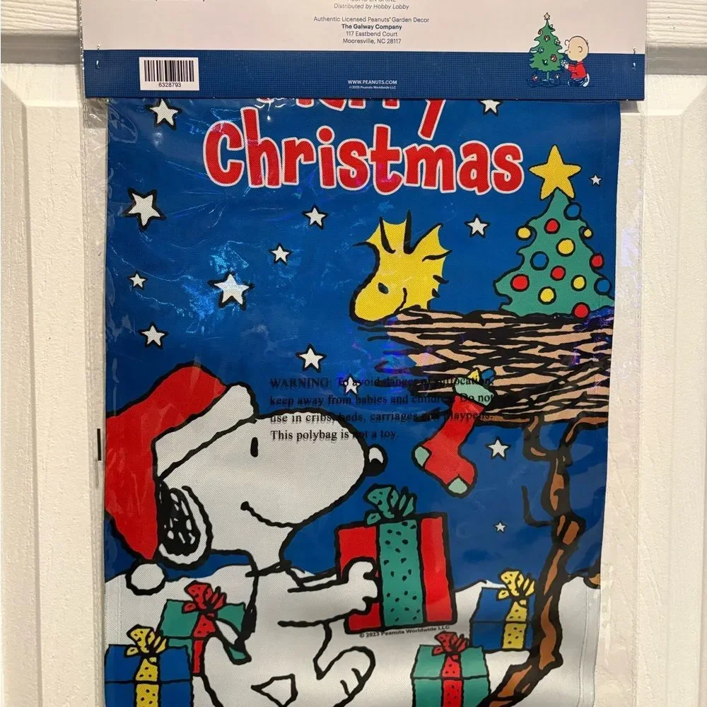 Peanuts ~ Merry Christmas Snoopy & Woodstock Garden Flag